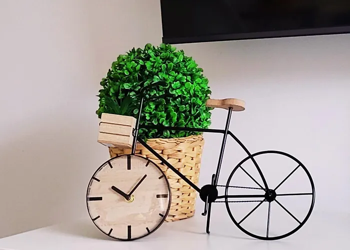 Modern Al Costat Del Parc De La Devesa * Gerona