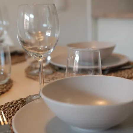 Modern Al Costat Del Parc De La Devesa *