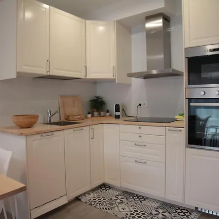 Modern Al Costat Del Parc De La Devesa * Girona