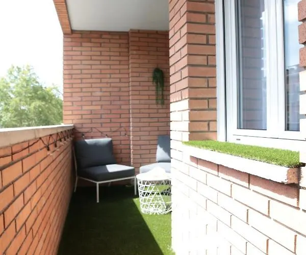 Modern Al Costat Del Parc De La Devesa Daire Girona